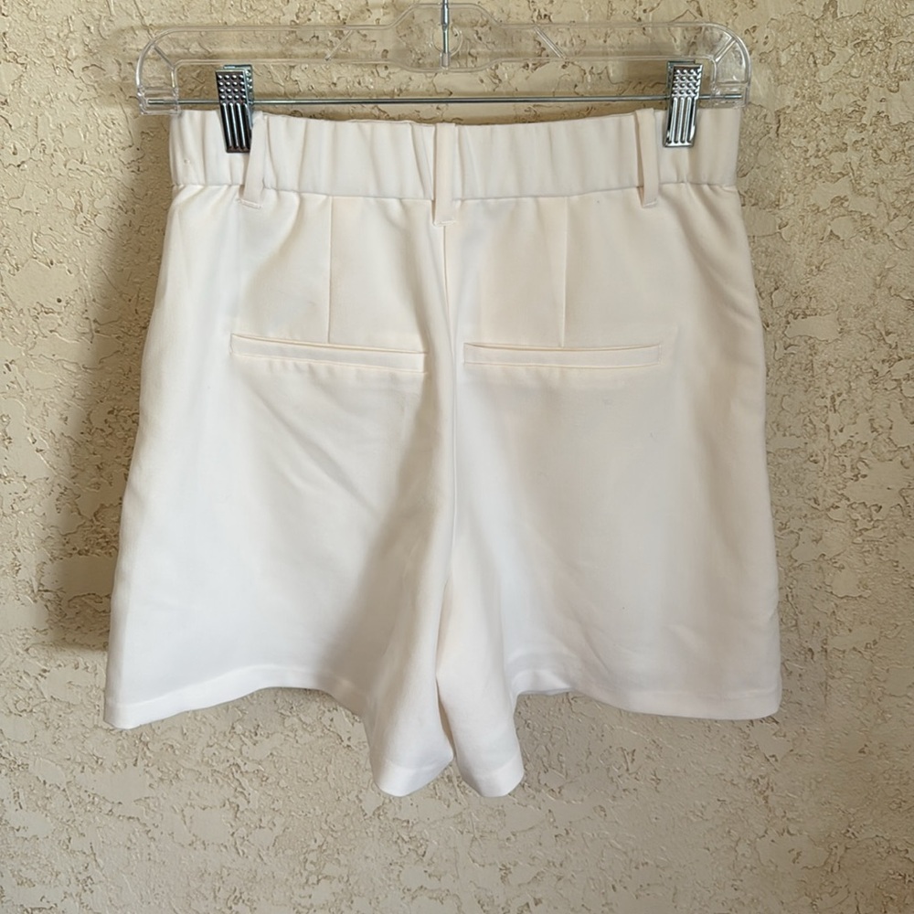 Abercrombie & Fitch Ultra High Rise Shorts - Picture 4 of 11
